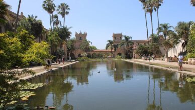 balboa park pond tourists