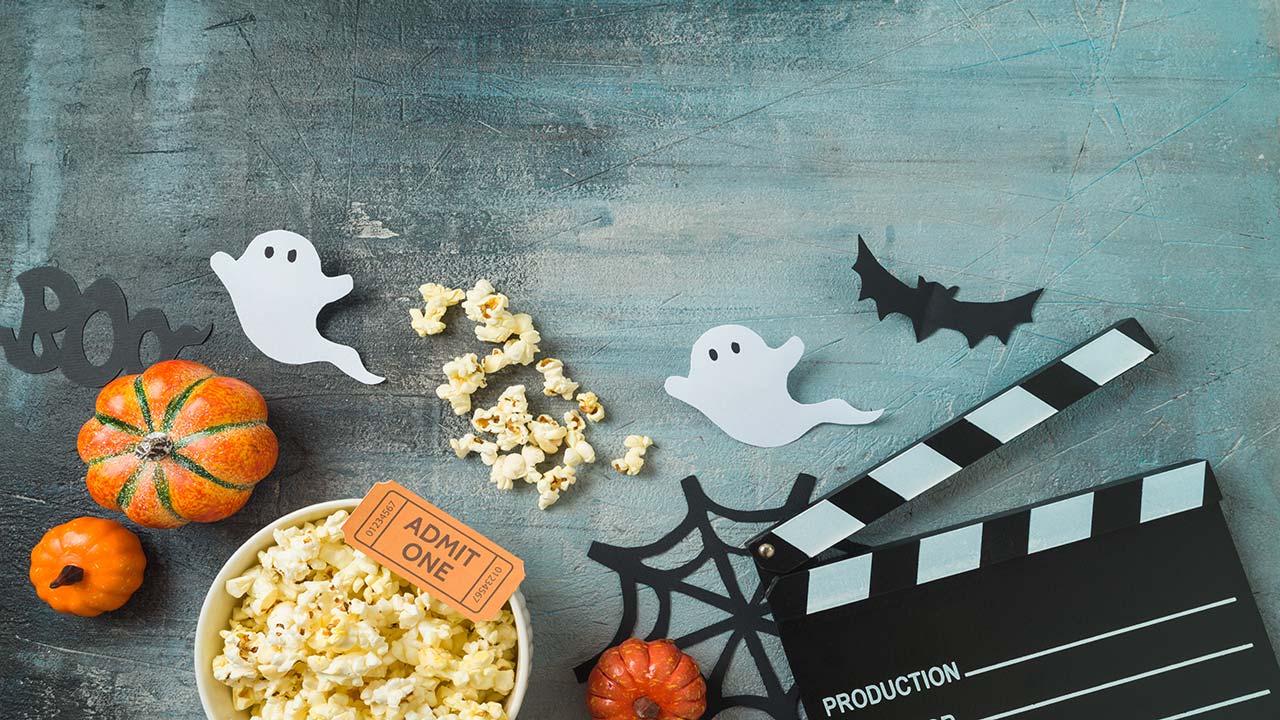 halloween movie night decorations