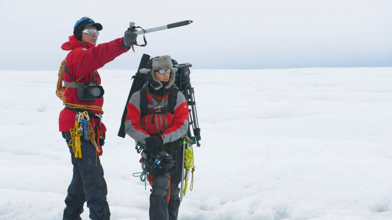 Environmental Documentary: Chasing Ice scene.