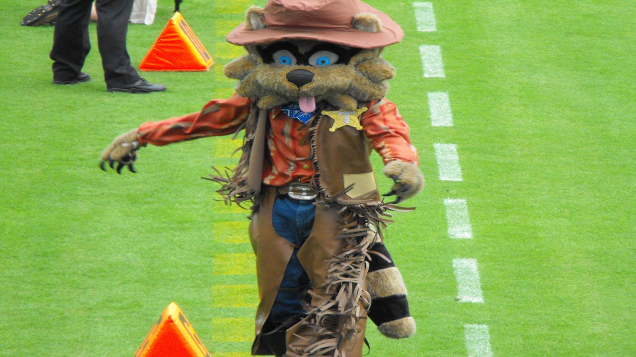 tennessee titans mascot t-rac